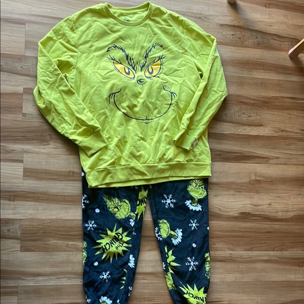 NWT Grinch green and Black Pajama Set with The Grinch face Design